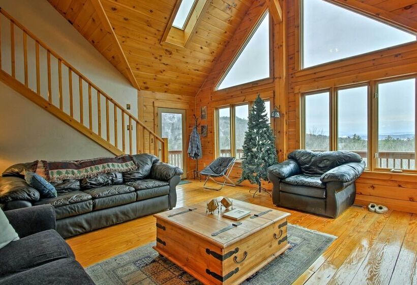 Spacious Gilford Retreat W/ Deck: 2 Mi To Skiing!