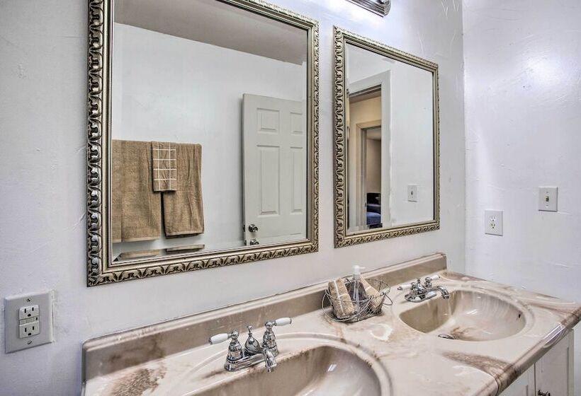 Grand Valley Home W/ Fire Pit   Peach Pad B!