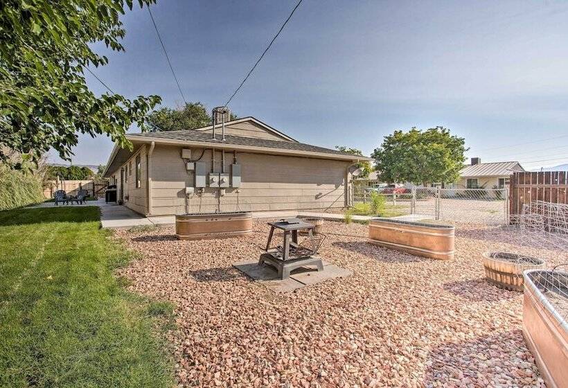 Grand Valley Home W/ Fire Pit   Peach Pad B!