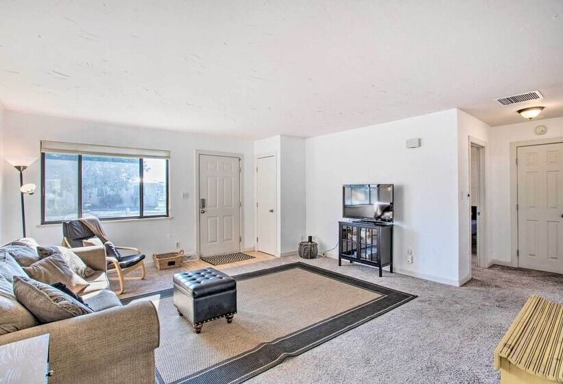 Grand Valley Home W/ Fire Pit   Peach Pad B!