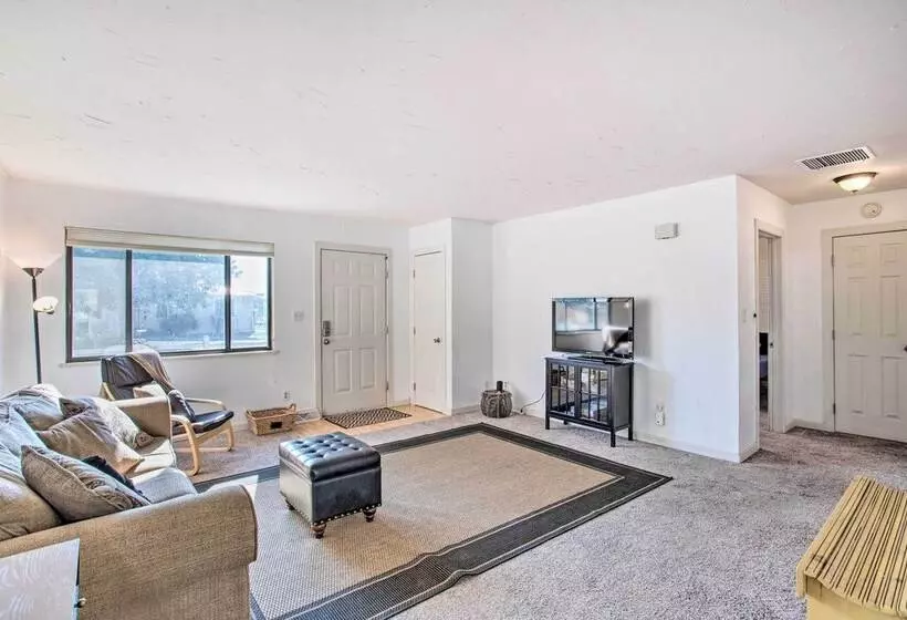 Grand Valley Home W/ Fire Pit   Peach Pad B!