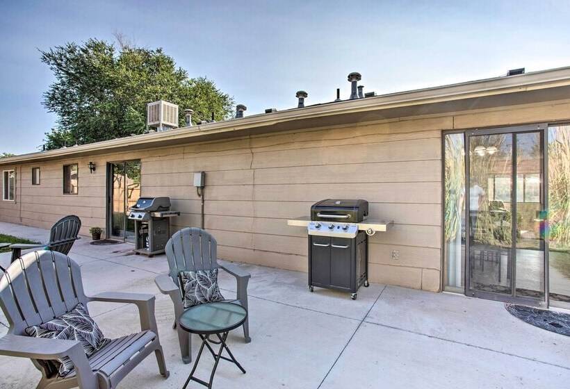 Grand Valley Home W/ Fire Pit   Peach Pad B!