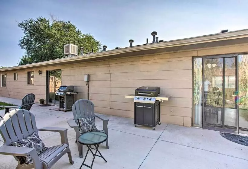Grand Valley Home W/ Fire Pit   Peach Pad B!