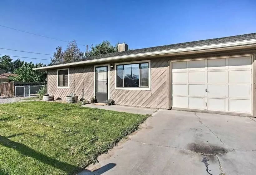 Grand Valley Home W/ Fire Pit   Peach Pad B!