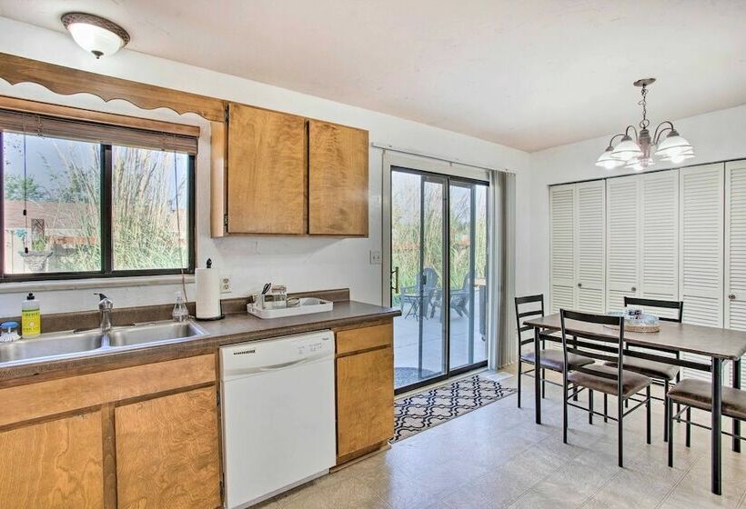 Grand Valley Home W/ Fire Pit   Peach Pad B!