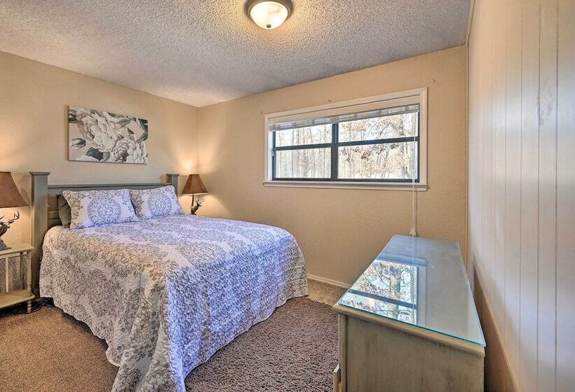 Hidden Oaks  Broken Bow Vacation Rental, Pets Ok!