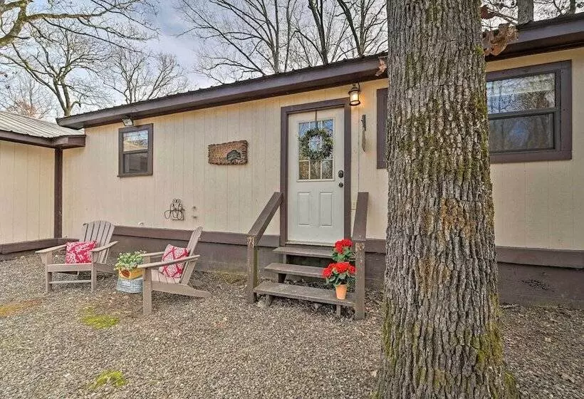 Hidden Oaks  Broken Bow Vacation Rental, Pets Ok!