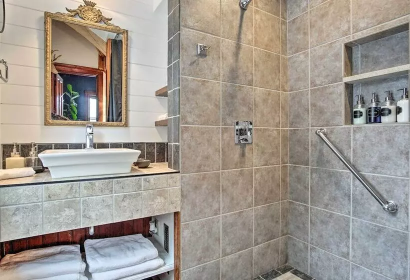 Historic Michigan Farmhouse W/ Grill & Fire Pit!