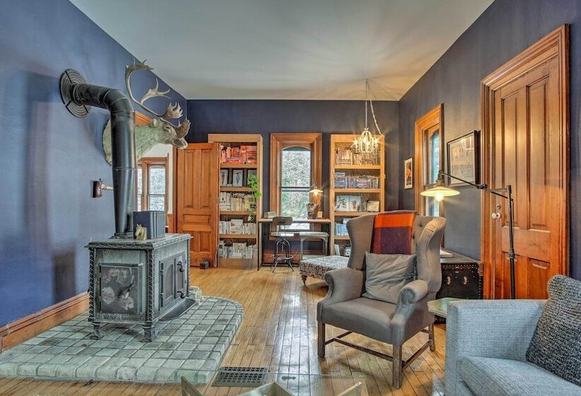 Historic Michigan Farmhouse W/ Grill & Fire Pit!