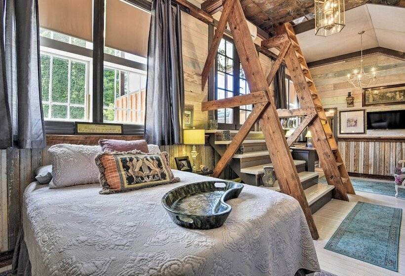 Historic Winston Salem Guest Barn On Farm!