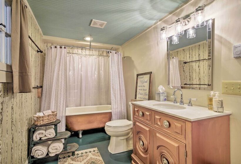 Historic Winston Salem Guest Barn On Farm!