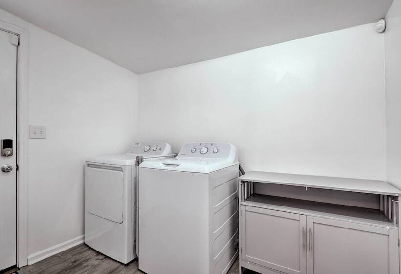 Inviting Home, 1 Mi To High Point University!