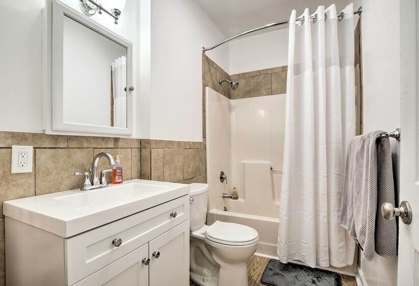 Inviting Home, 1 Mi To High Point University!