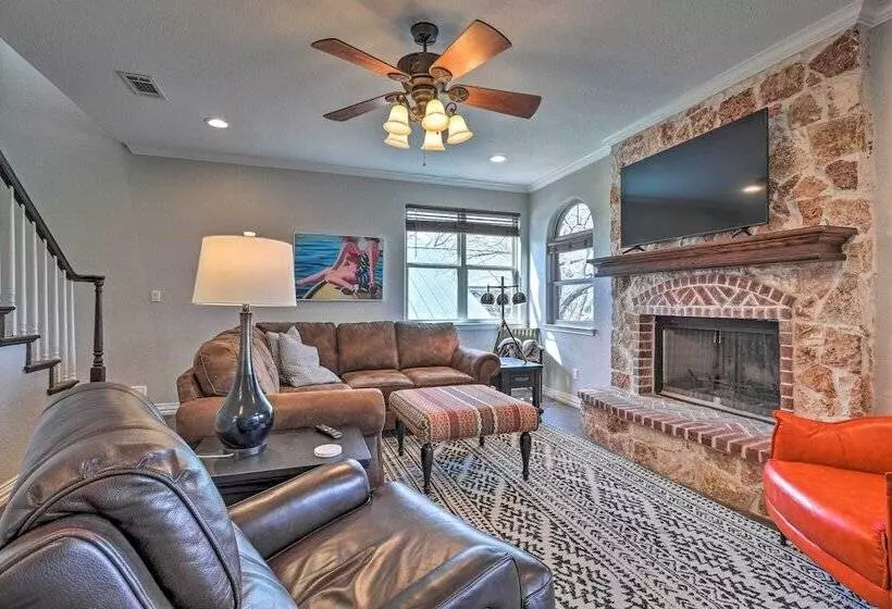 Lake Lbj Waterfront Vacation Rental!
