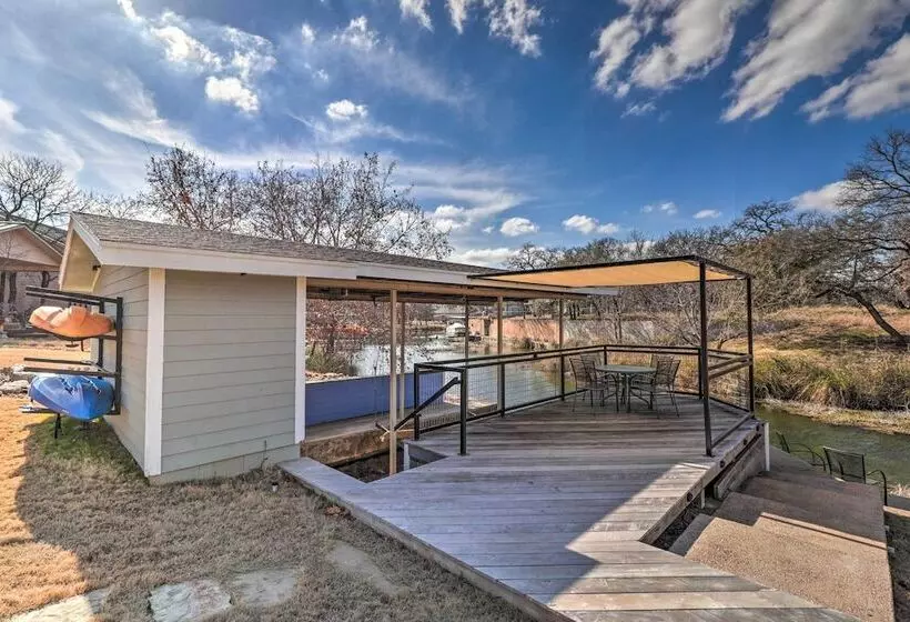 Lake Lbj Waterfront Vacation Rental!