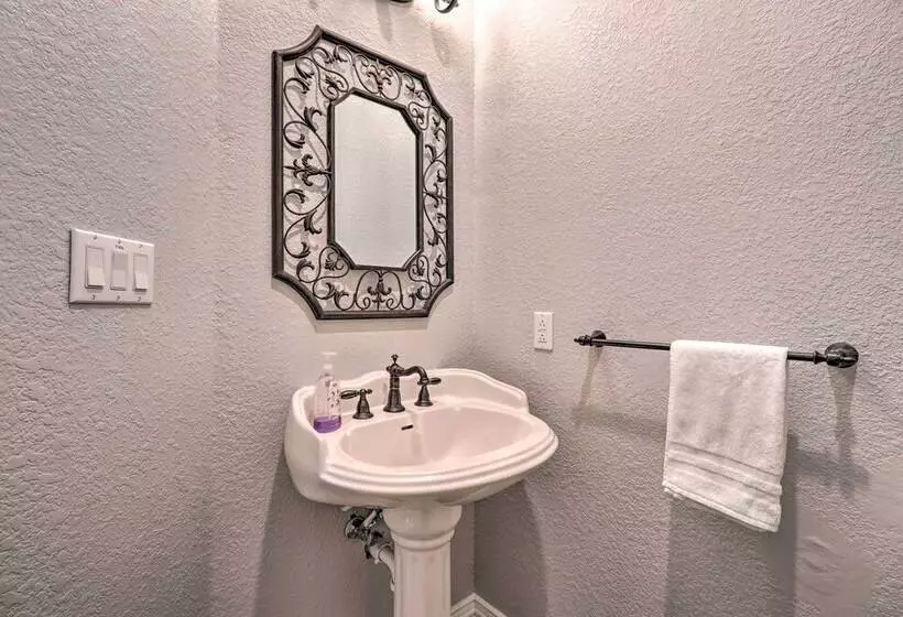 Lake Lbj Waterfront Vacation Rental!