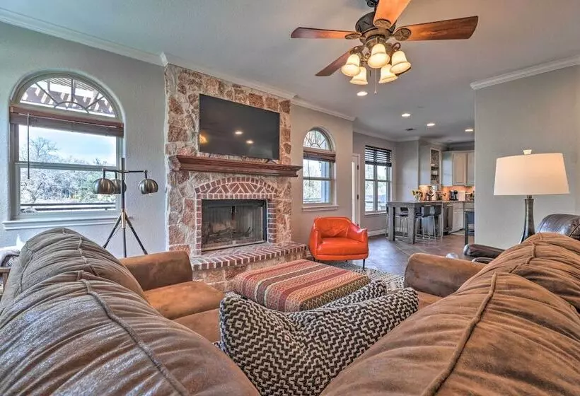 Lake Lbj Waterfront Vacation Rental!