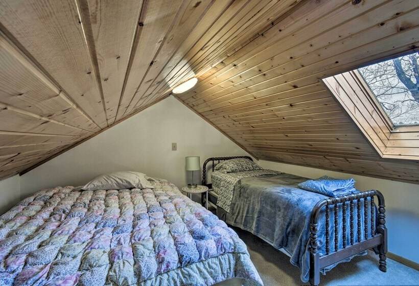 Lakefront Home W/seasonal Dock 2 Mi To Skiing!