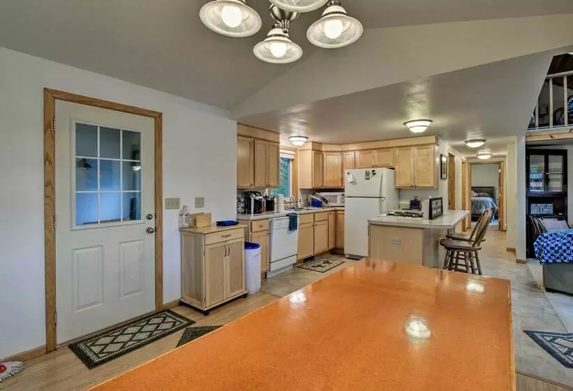 Lakefront Home W/seasonal Dock   2 Mi To Skiing!