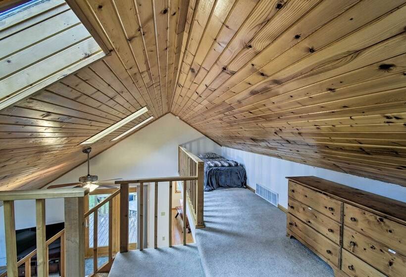 Lakefront Home W/seasonal Dock 2 Mi To Skiing!