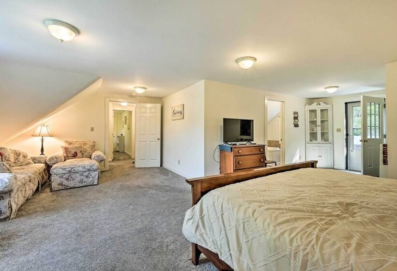 Londonderry Retreat ~ 3 Mi To Lowell Lake!