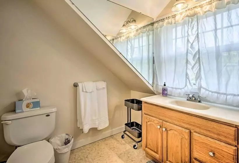 Londonderry Retreat ~ 3 Mi To Lowell Lake!