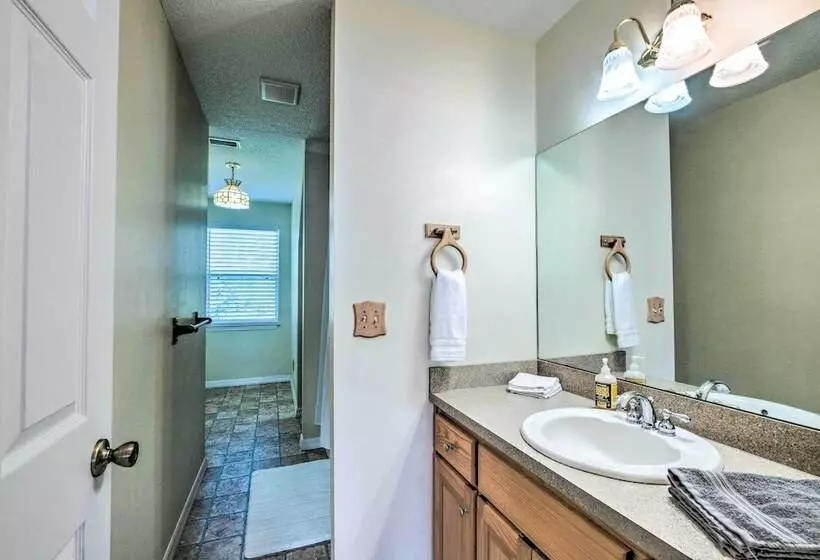 Lovely Hawthorne Home W/ Private Boat Dock!