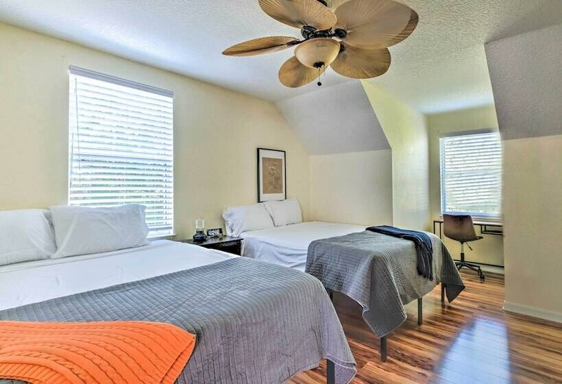 Lovely Hawthorne Home W/ Private Boat Dock!