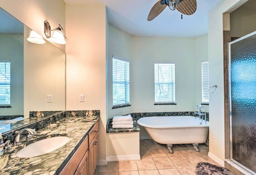 Lovely Hawthorne Home W/ Private Boat Dock!