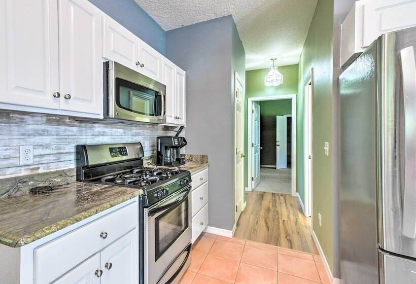 Lovely Hawthorne Home W/ Private Boat Dock!