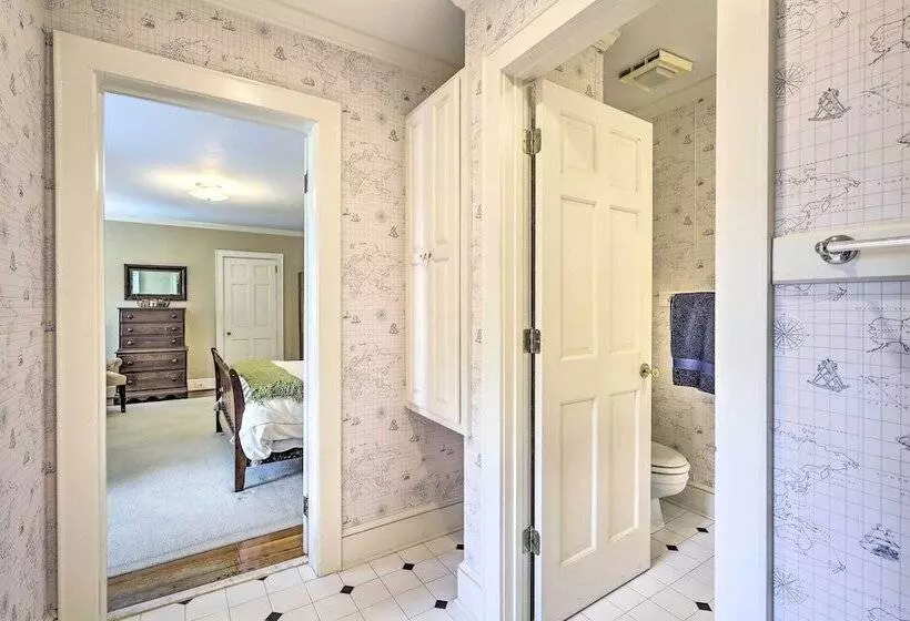 Lush Elkin Home W/ Porch Views & Pool Table