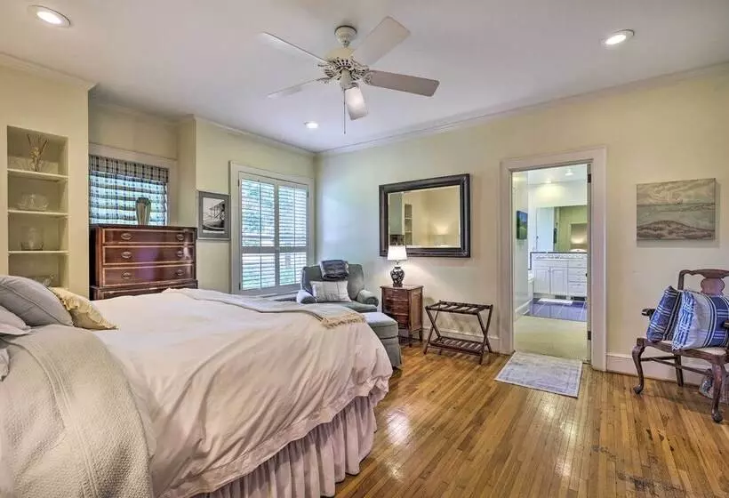 Lush Elkin Home W/ Porch Views & Pool Table