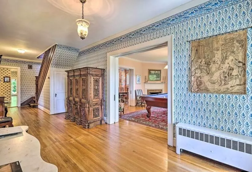 Lush Elkin Home W/ Porch Views & Pool Table