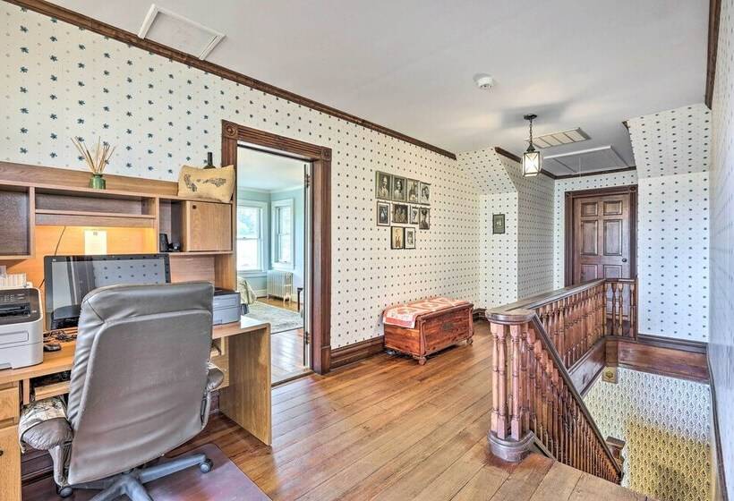 Lush Elkin Home W/ Porch Views & Pool Table