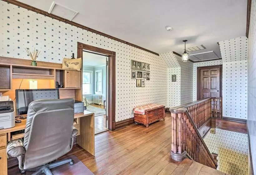 Lush Elkin Home W/ Porch Views & Pool Table