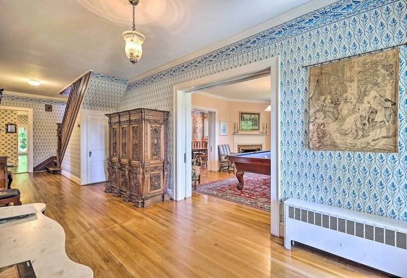 Lush Elkin Home W/ Porch Views & Pool Table