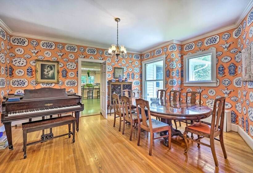 Lush Elkin Home W/ Porch Views & Pool Table