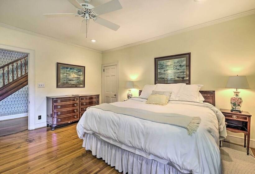 Lush Elkin Home W/ Porch Views & Pool Table