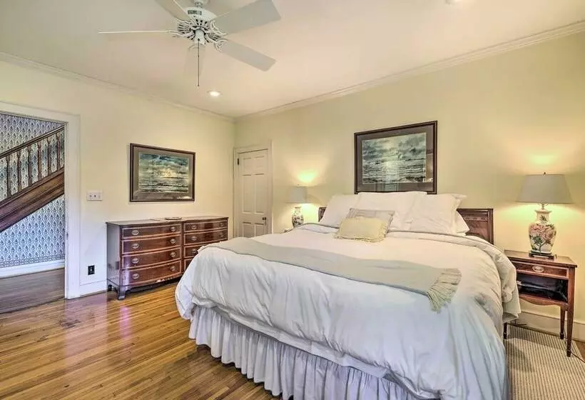 Lush Elkin Home W/ Porch Views & Pool Table