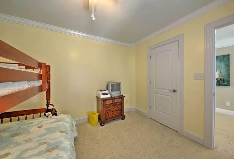 Manteo Waterfront Resort Home W/ 30 Ft Dock!