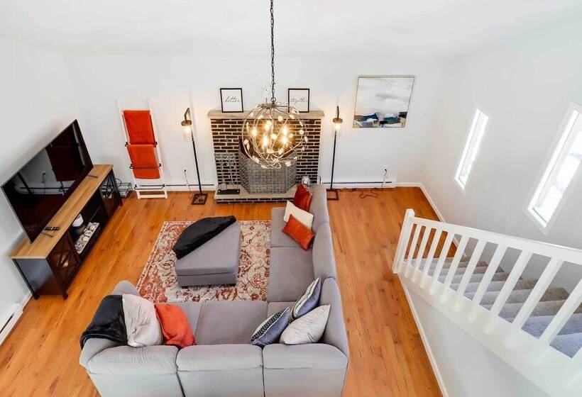 Modern Tobyhanna Home Near Lake Carobeth!