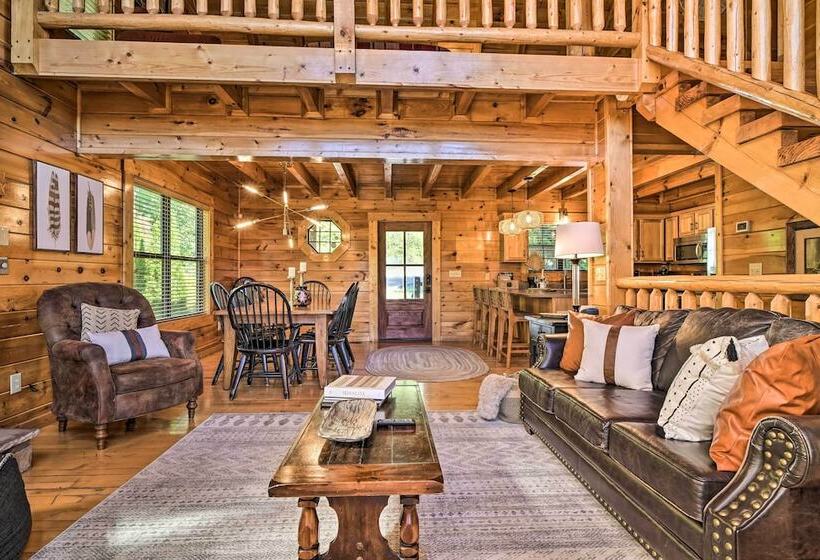 Pigeon Forge Cabin W/ Amazing Mountain Views!