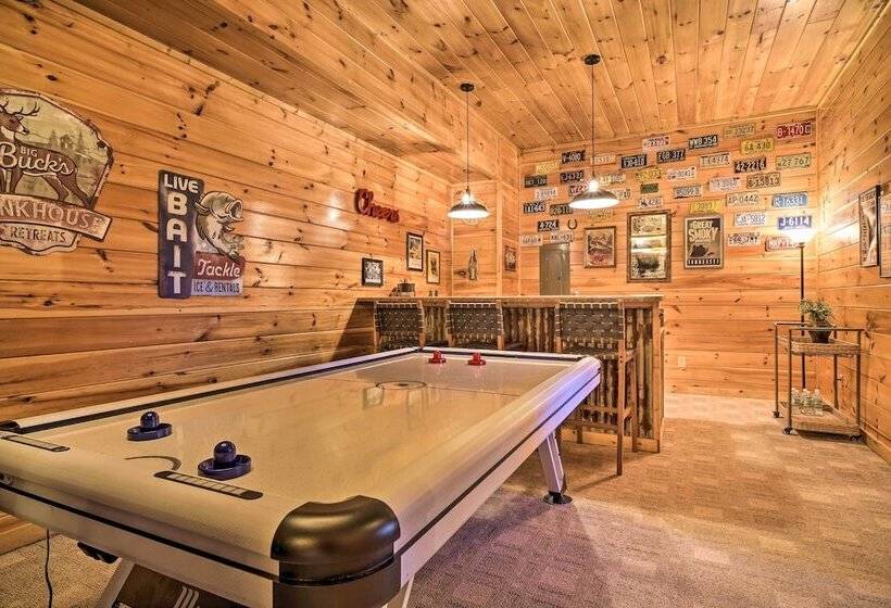 Pigeon Forge Cabin W/ Amazing Mountain Views!