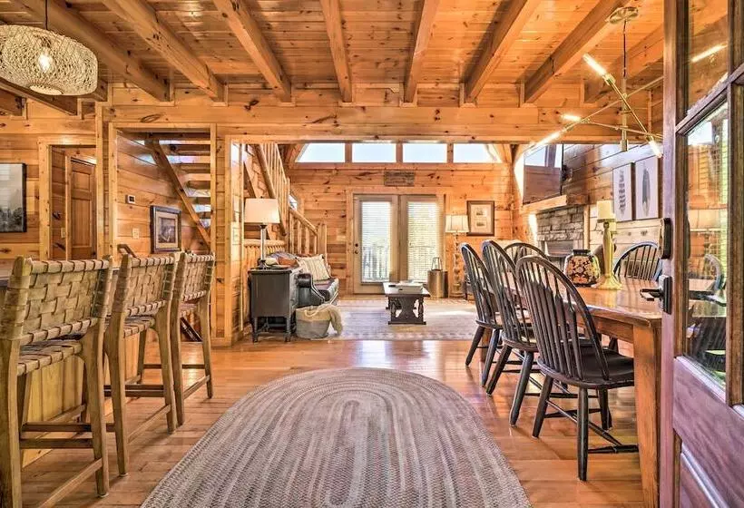 Pigeon Forge Cabin W/ Amazing Mountain Views!