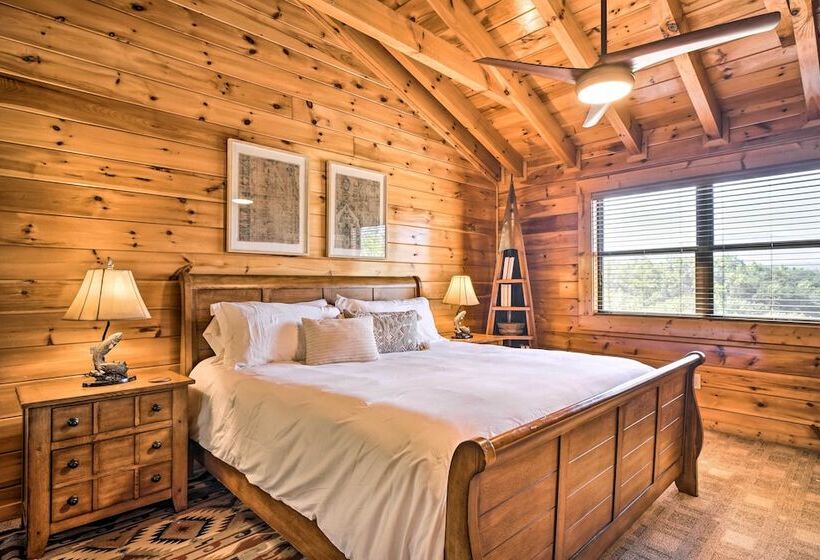 Pigeon Forge Cabin W/ Amazing Mountain Views!