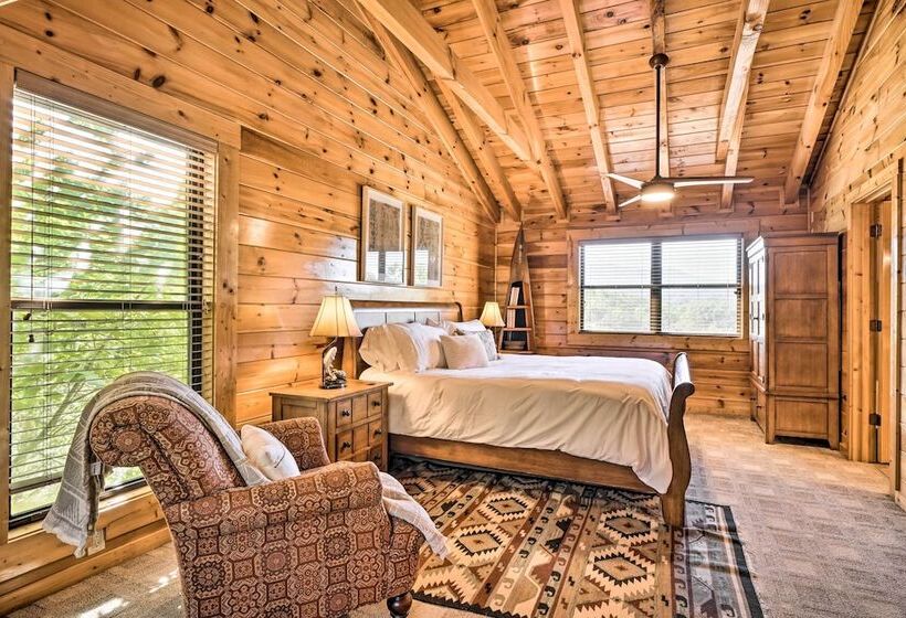 Pigeon Forge Cabin W/ Amazing Mountain Views!