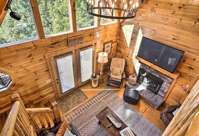 Pigeon Forge Cabin W/ Amazing Mountain Views!