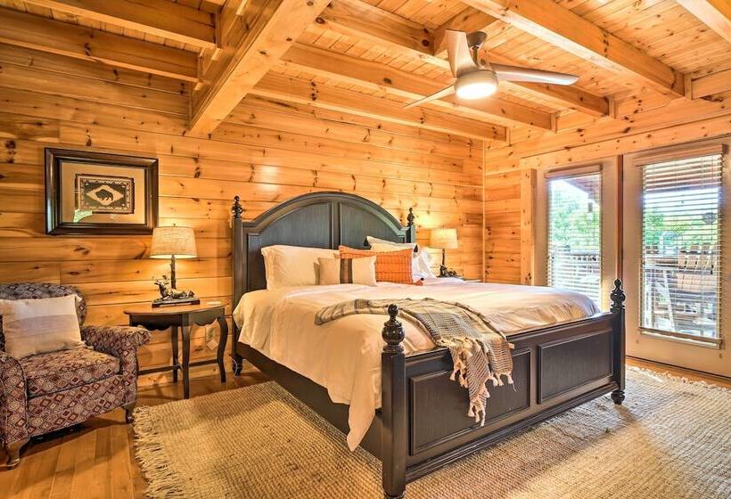 Pigeon Forge Cabin W/ Amazing Mountain Views!