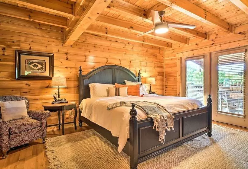 Pigeon Forge Cabin W/ Amazing Mountain Views!