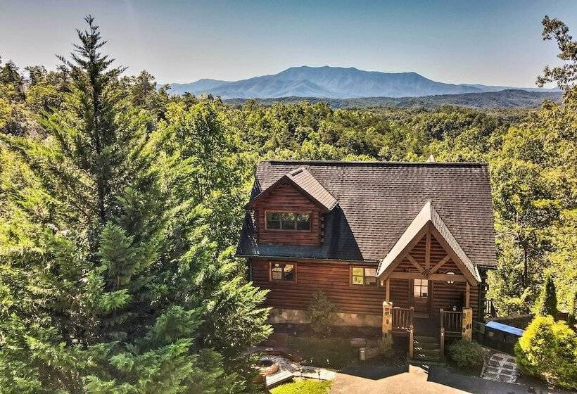 Pigeon Forge Cabin W/ Amazing Mountain Views!